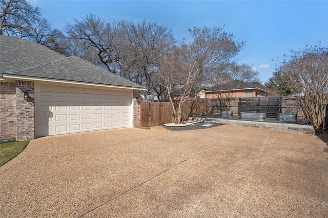 117 Lost Oaks Drive, Waco, TX 76705