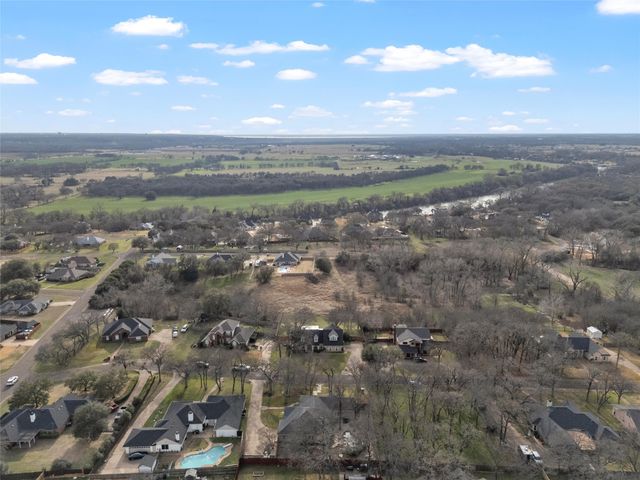 117 Lost Oaks Drive, Waco, TX 76705