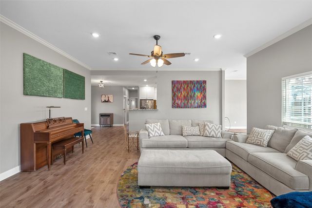 117 Lost Oaks Drive, Waco, TX 76705