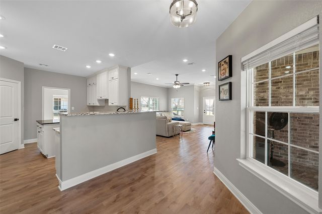 117 Lost Oaks Drive, Waco, TX 76705