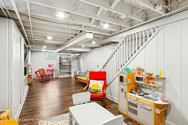 1010 N Harrison Road, East Lansing, MI 48823