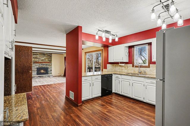 1712 James Court, Burnsville, MN 55337