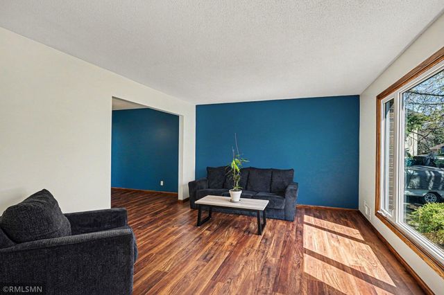 1712 James Court, Burnsville, MN 55337