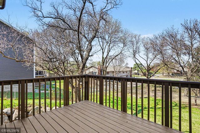 1712 James Court, Burnsville, MN 55337