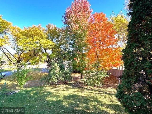 1712 James Court, Burnsville, MN 55337