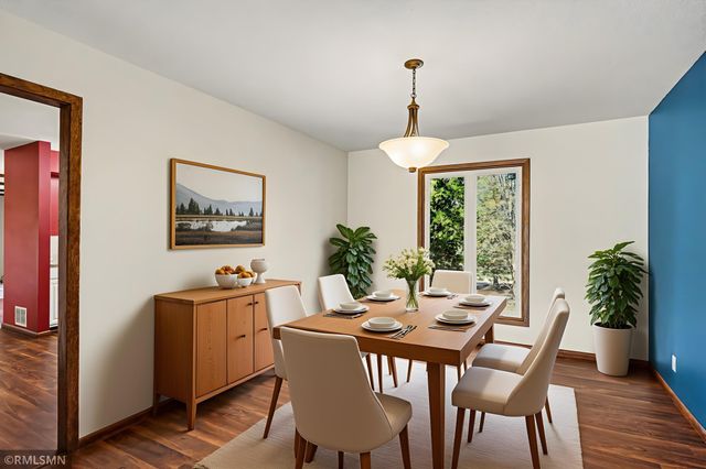 1712 James Court, Burnsville, MN 55337