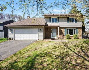 1712 James Court, Burnsville, MN 55337