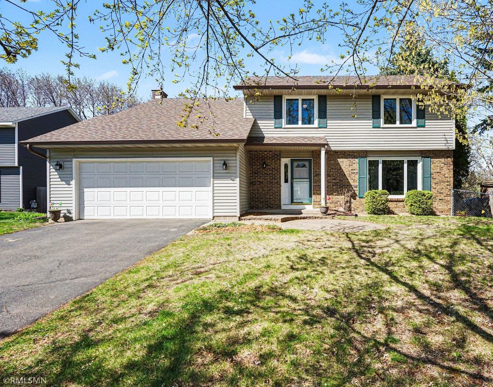 1712 James Court, Burnsville, MN 55337