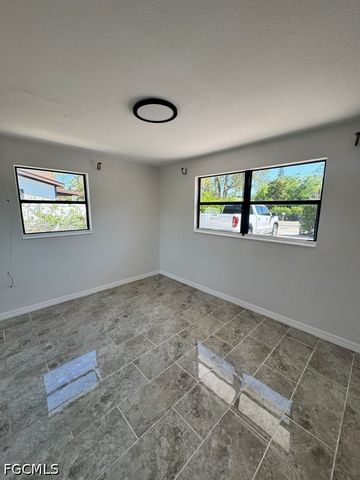 5448 9th AVE, Fort Myers, FL 33907