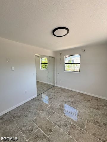 5448 9th AVE, Fort Myers, FL 33907