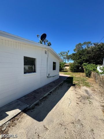 5448 9th AVE, Fort Myers, FL 33907