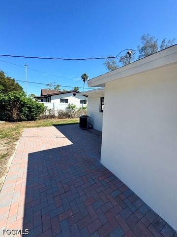 5448 9th AVE, Fort Myers, FL 33907