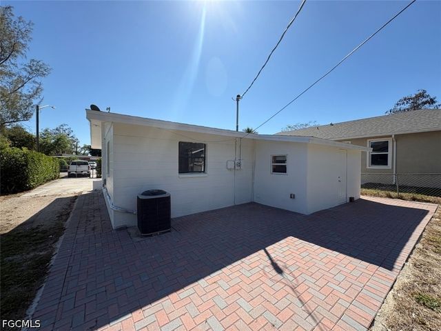 5448 9th AVE, Fort Myers, FL 33907