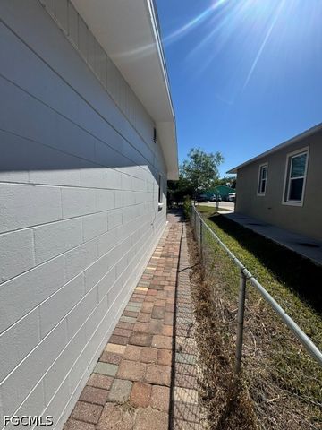 5448 9th AVE, Fort Myers, FL 33907