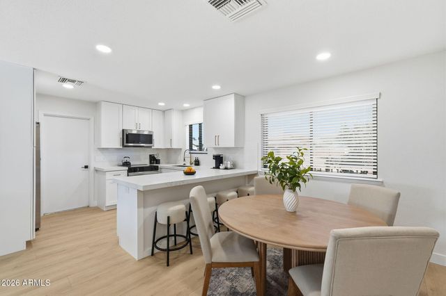 1336 S CACTUS Road, Apache Junction, AZ 85119