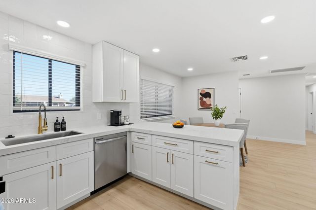 1336 S CACTUS Road, Apache Junction, AZ 85119