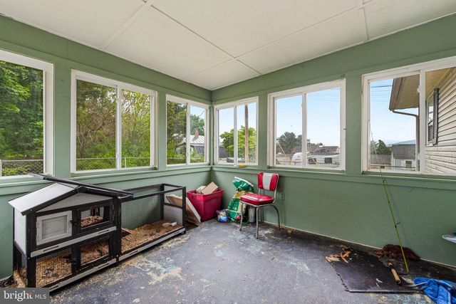 320 WILLOW ST, Luray, VA 22835