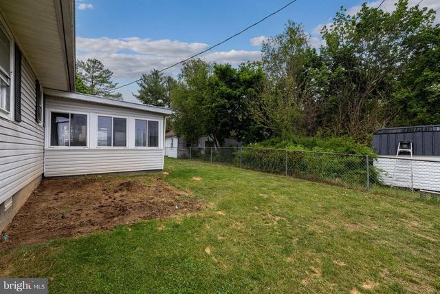 320 WILLOW ST, Luray, VA 22835