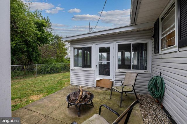 320 WILLOW ST, Luray, VA 22835