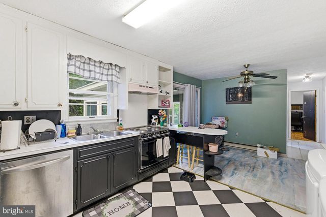 320 WILLOW ST, Luray, VA 22835
