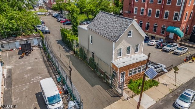 15 Taylor St, Newark City, NJ 07104