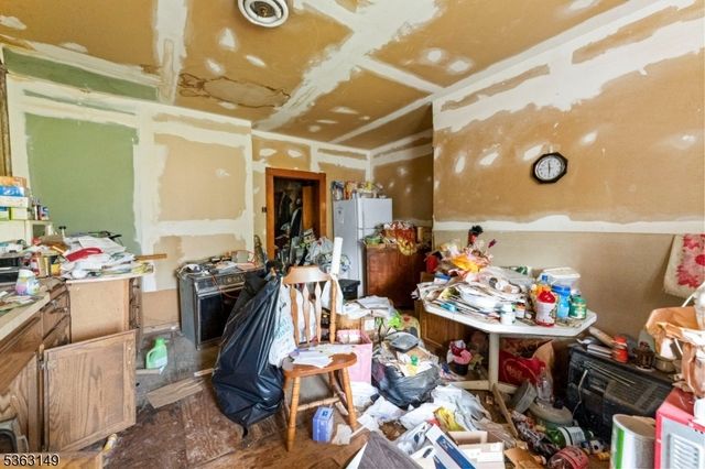 15 Taylor St, Newark City, NJ 07104