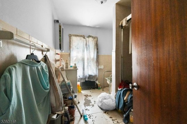 15 Taylor St, Newark City, NJ 07104