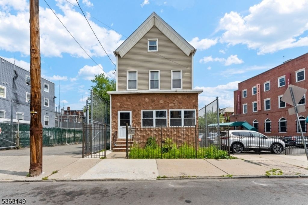 15 Taylor St, Newark City, NJ 07104