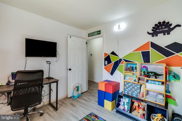 323 LAUREL DR, Lusby, MD 20657