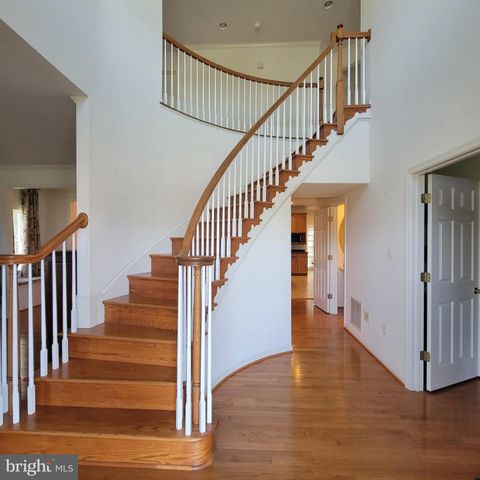 811 LAMOKA DR, Odenton, MD 21113