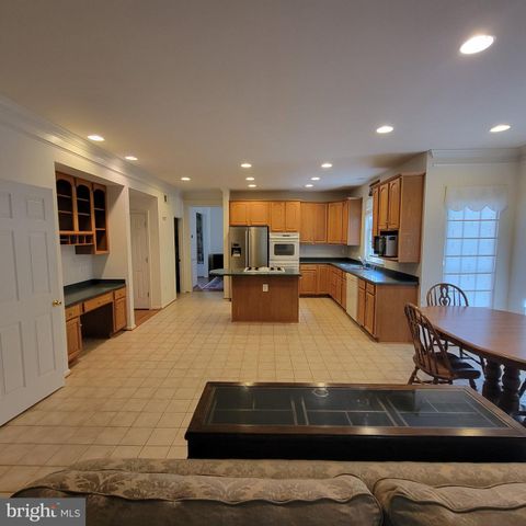 811 LAMOKA DR, Odenton, MD 21113