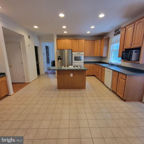 811 LAMOKA DR, Odenton, MD 21113