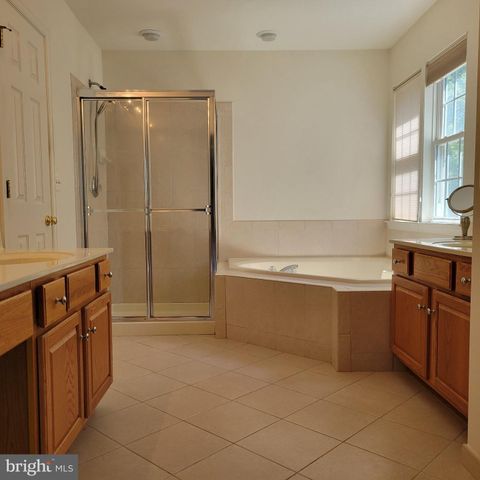 811 LAMOKA DR, Odenton, MD 21113
