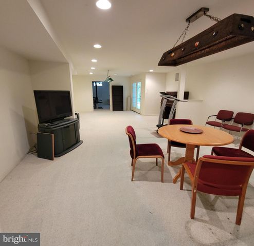 811 LAMOKA DR, Odenton, MD 21113