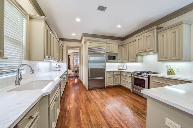 7615 E Jordan Cove, Houston, TX 77055