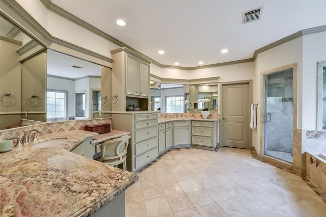 7615 E Jordan Cove, Houston, TX 77055