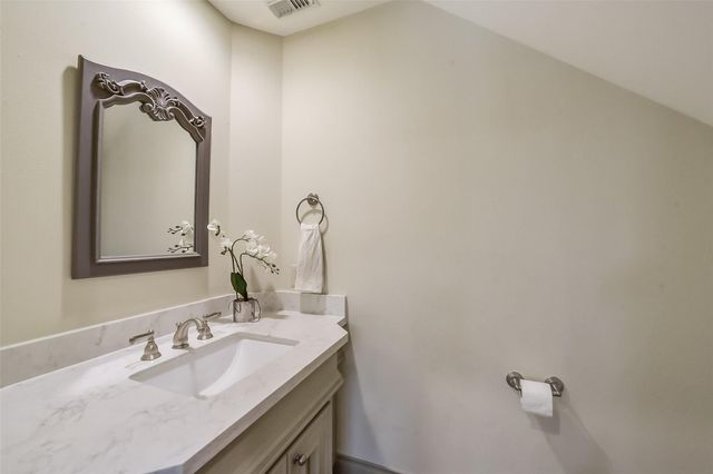 7615 E Jordan Cove, Houston, TX 77055