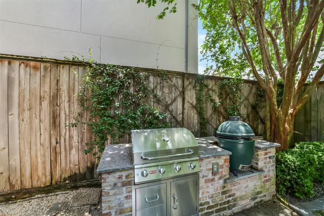 7615 E Jordan Cove, Houston, TX 77055