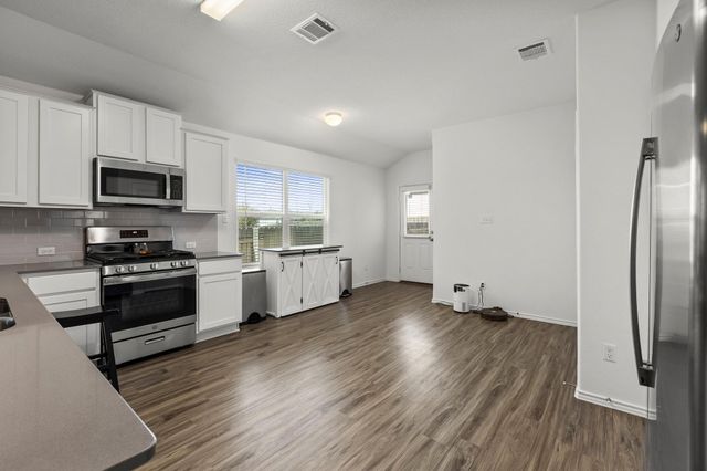 200 High Plains PASS, Liberty Hill, TX 78642