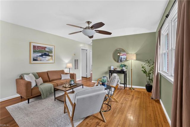 130 Albany DR, Hampton, VA 23666