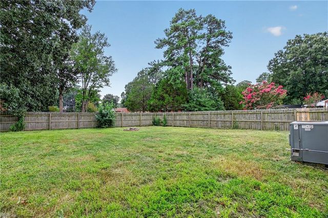 130 Albany DR, Hampton, VA 23666