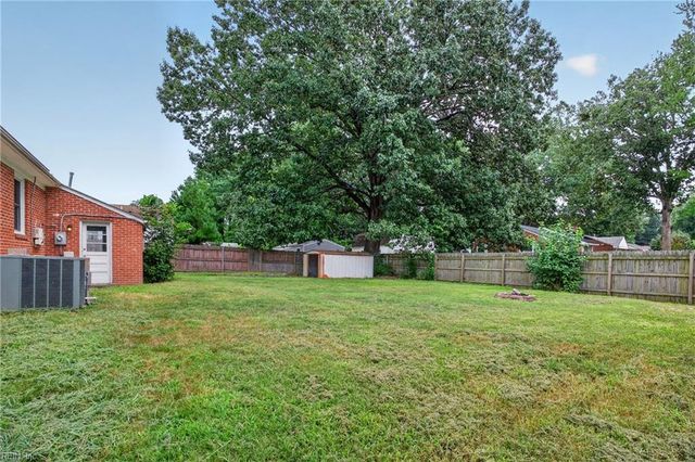 130 Albany DR, Hampton, VA 23666