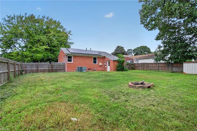 130 Albany DR, Hampton, VA 23666