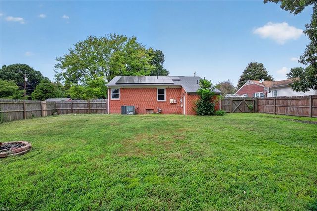 130 Albany DR, Hampton, VA 23666