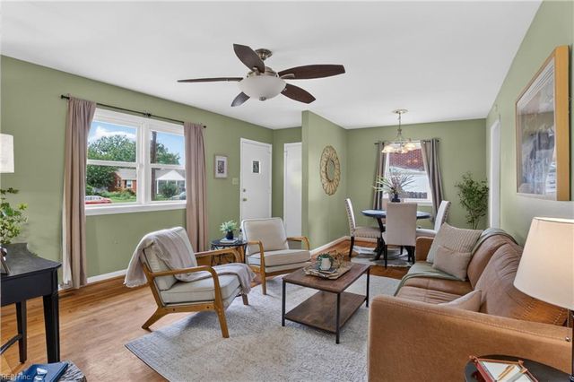 130 Albany DR, Hampton, VA 23666