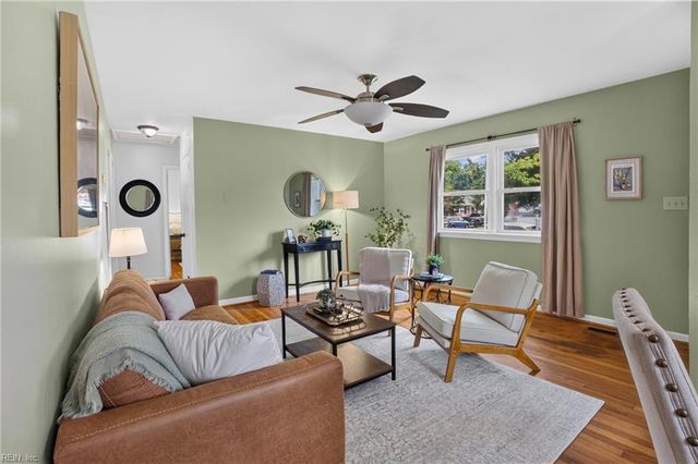 130 Albany DR, Hampton, VA 23666