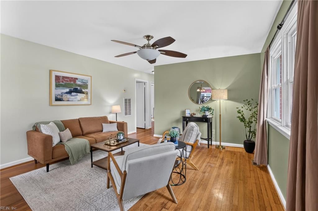 130 Albany DR, Hampton, VA 23666