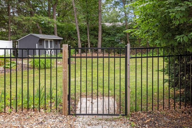 13 Sugar Pine Road, Queensbury, NY 12804