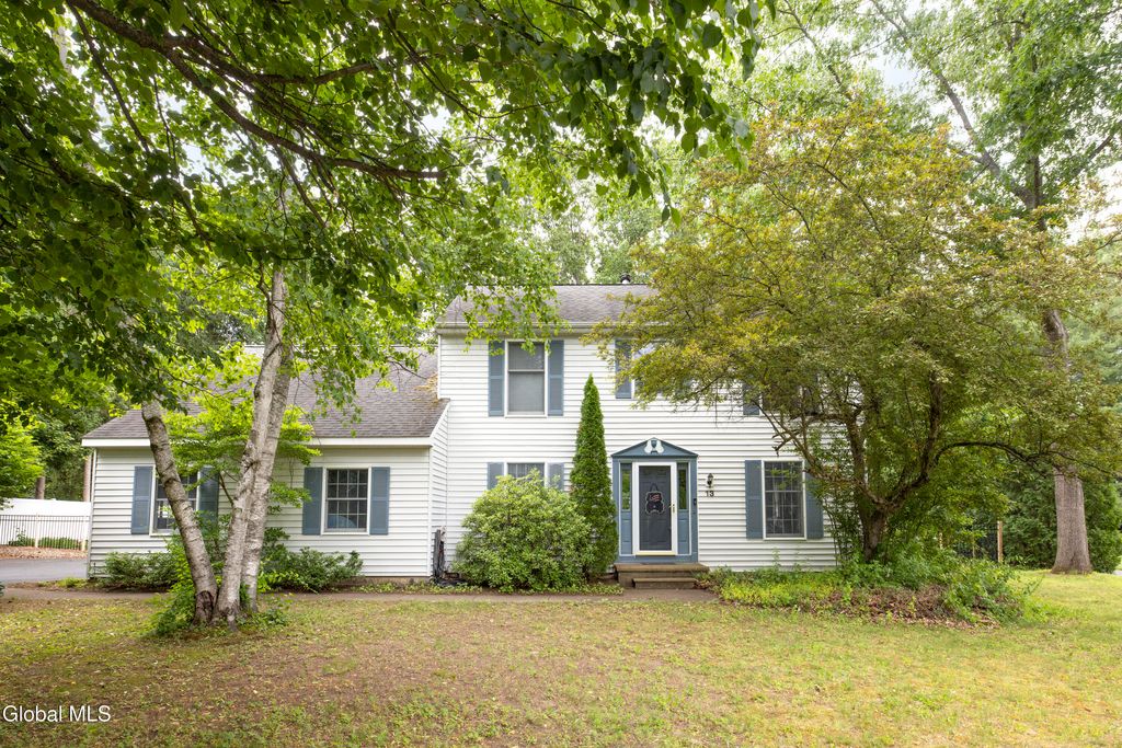 13 Sugar Pine Road, Queensbury, NY 12804