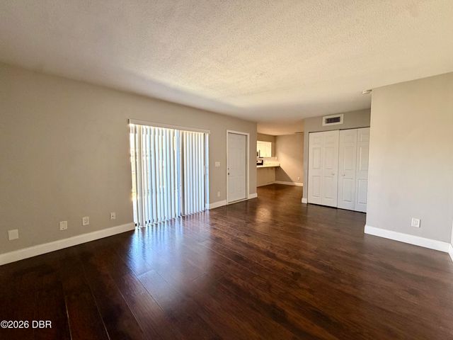 23 Springwood Square, Port Orange, FL 32129